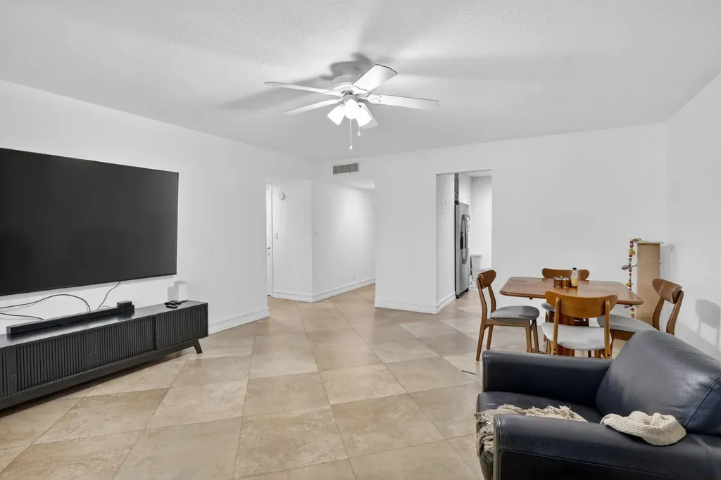 9101 Jacaranda Lane Plantation FL 33324