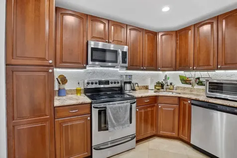 9101 Jacaranda Lane Plantation FL 33324