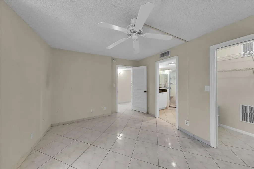 7 Royal Palm Way Boca Raton FL 33432
