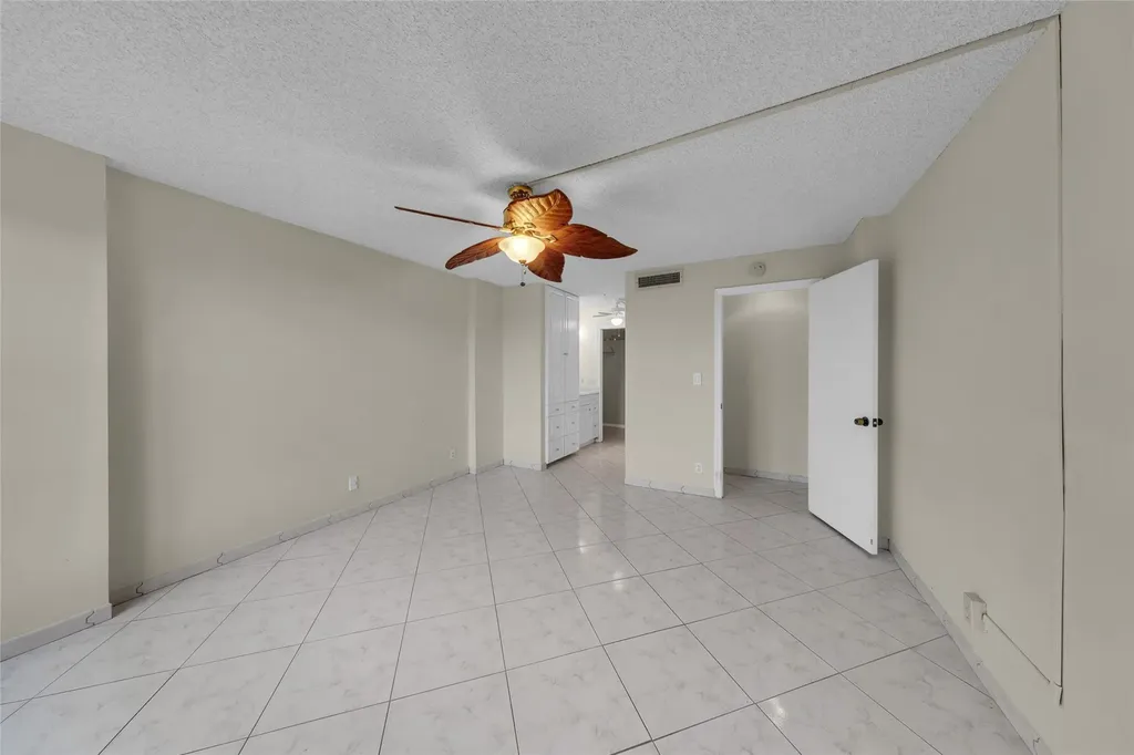 7 Royal Palm Way Boca Raton FL 33432