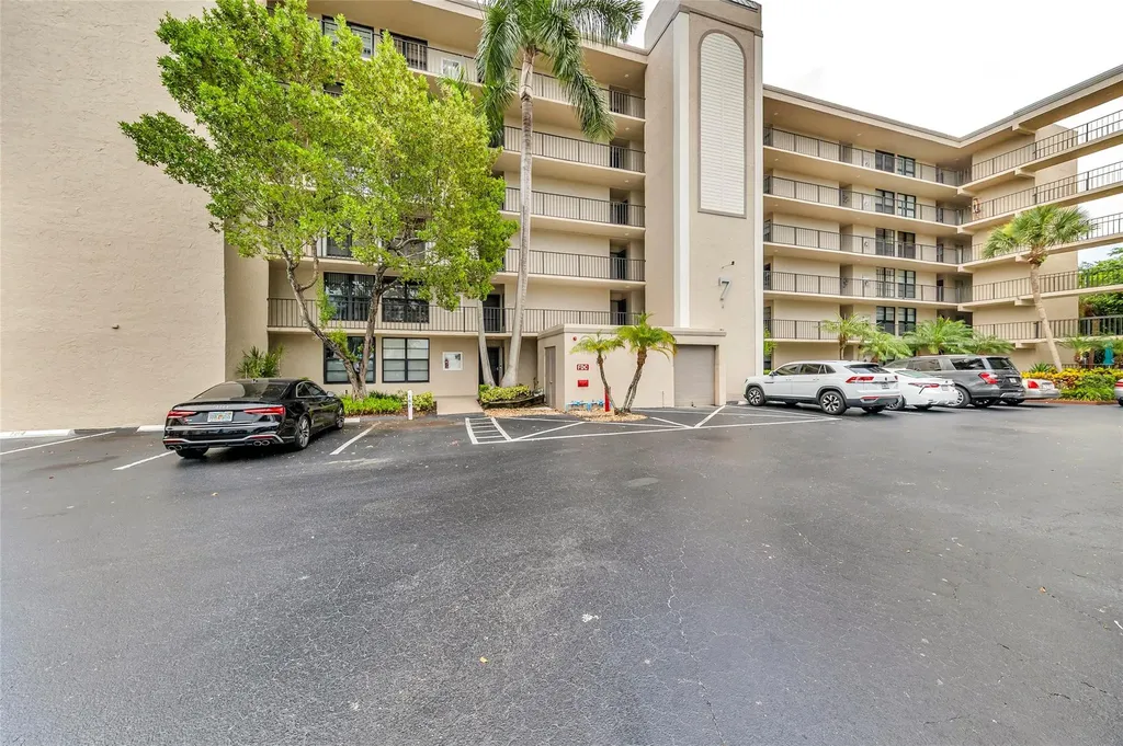 7 Royal Palm Way Boca Raton FL 33432