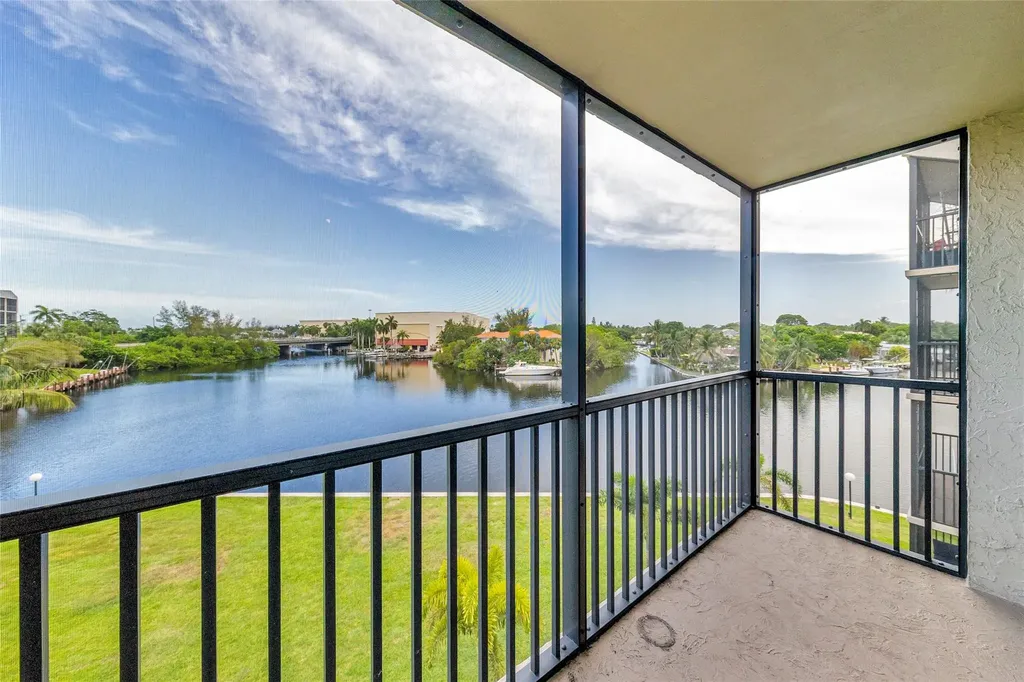 7 Royal Palm Way Boca Raton FL 33432