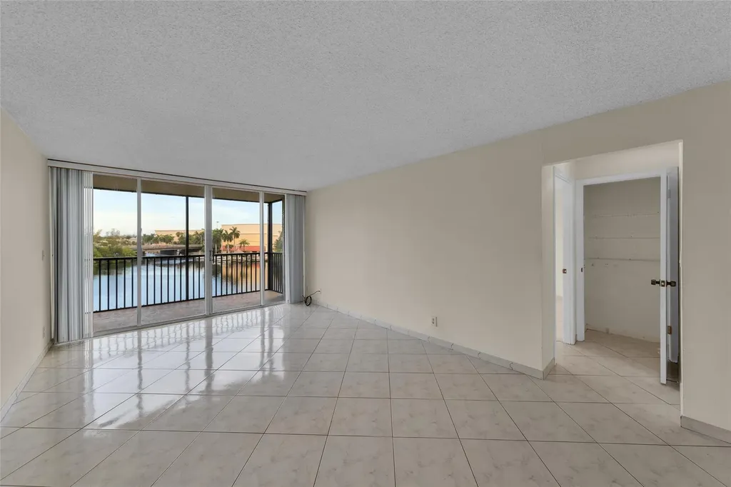 7 Royal Palm Way Boca Raton FL 33432