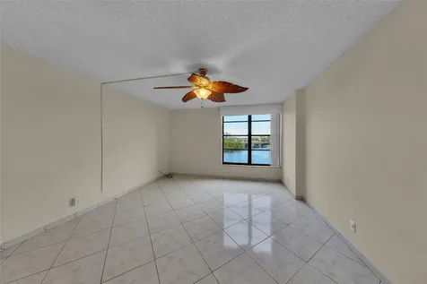 7 Royal Palm Way Boca Raton FL 33432