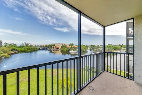 7 Royal Palm Way Boca Raton FL 33432