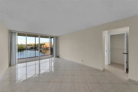 7 Royal Palm Way Boca Raton FL 33432