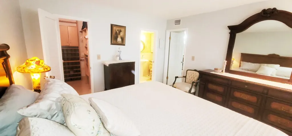 1051 Hillsboro Mile Hillsboro Beach FL 33062