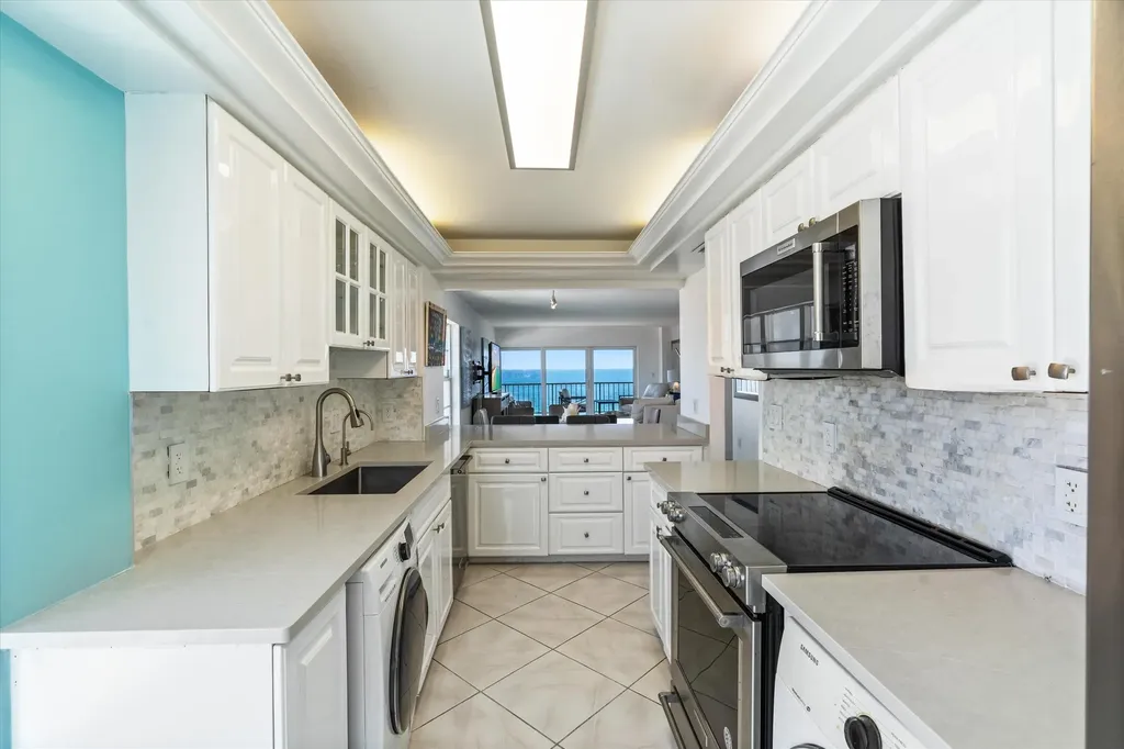 1021 Hillsboro Mile Hillsboro Beach FL 33062