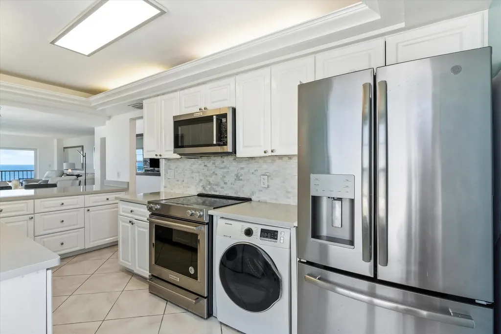 1021 Hillsboro Mile Hillsboro Beach FL 33062