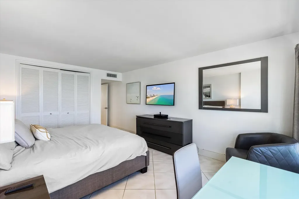 1021 Hillsboro Mile Hillsboro Beach FL 33062