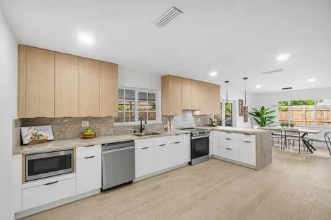 718 SW 27th Place Boynton Beach FL 33435