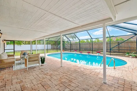 718 SW 27th Place Boynton Beach FL 33435