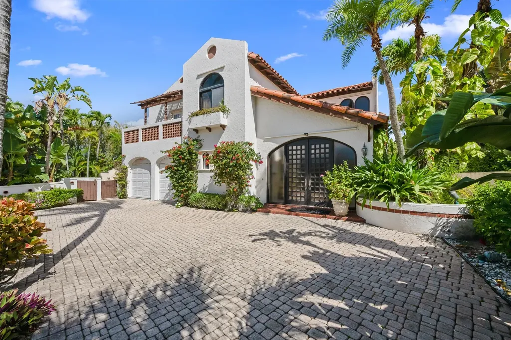 23 Sloans Curve Drive Palm Beach FL 33480