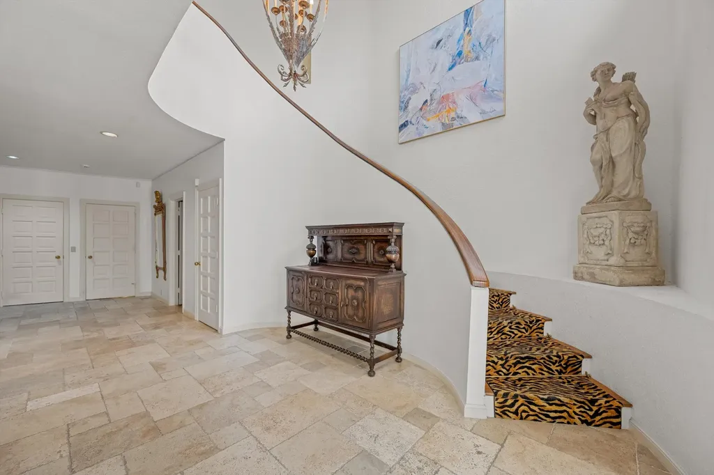23 Sloans Curve Drive Palm Beach FL 33480