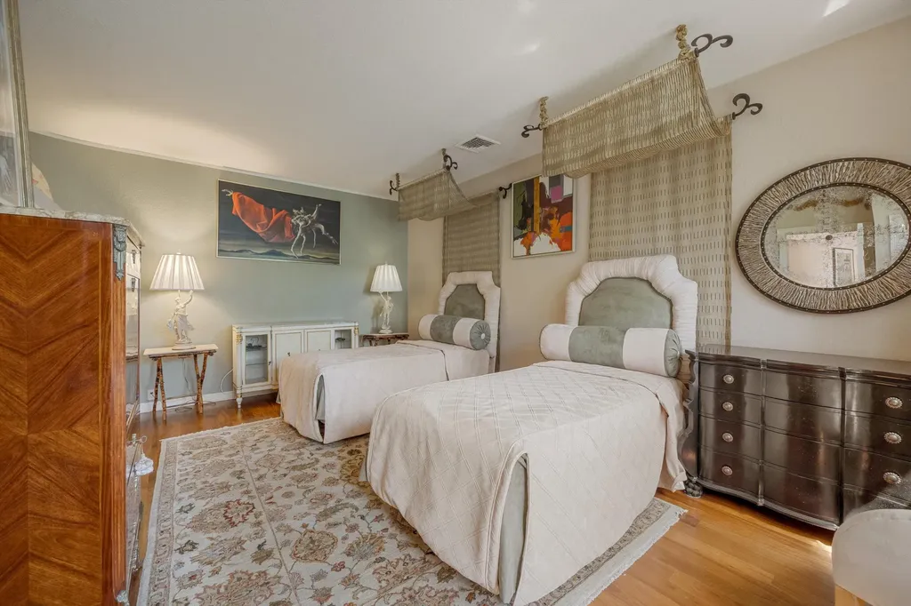 23 Sloans Curve Drive Palm Beach FL 33480
