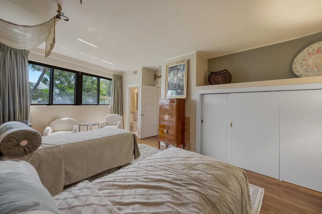 23 Sloans Curve Drive Palm Beach FL 33480