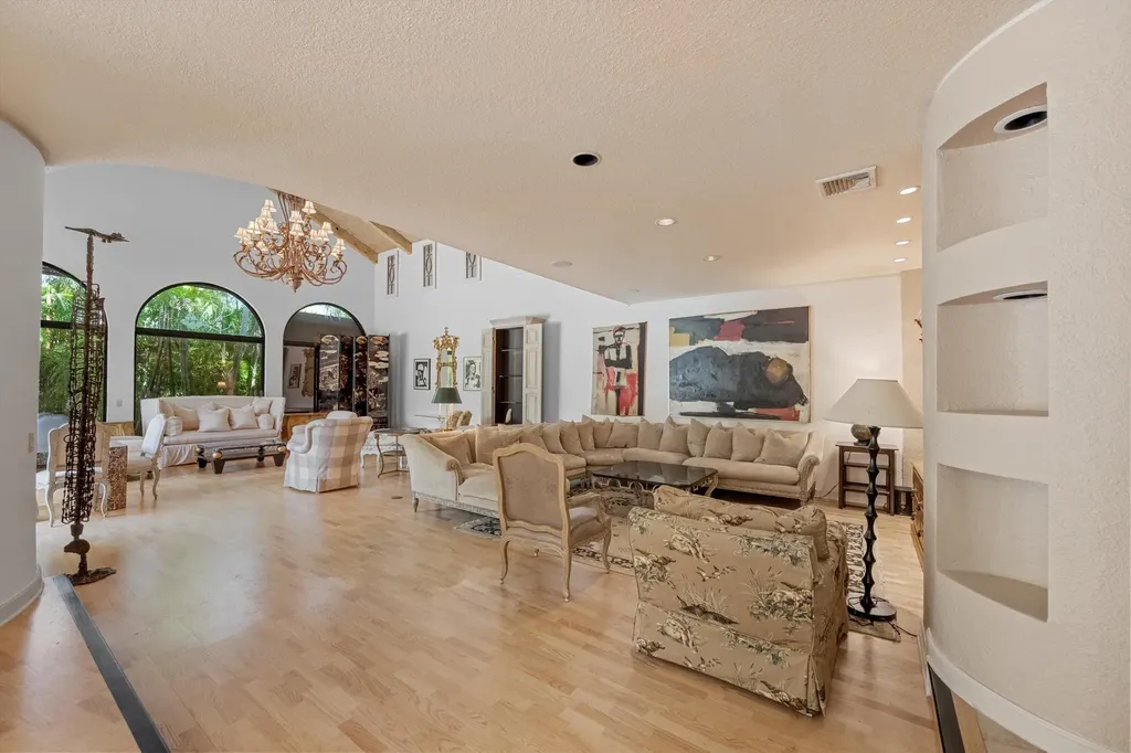 23 Sloans Curve Drive Palm Beach FL 33480