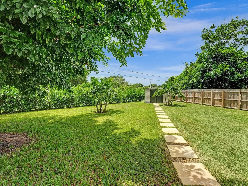260 NW 36th Street Boca Raton FL 33431