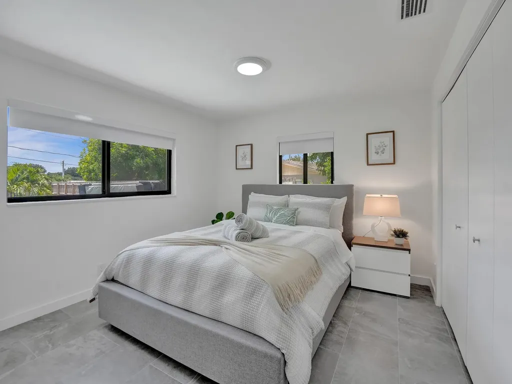 260 NW 36th Street Boca Raton FL 33431