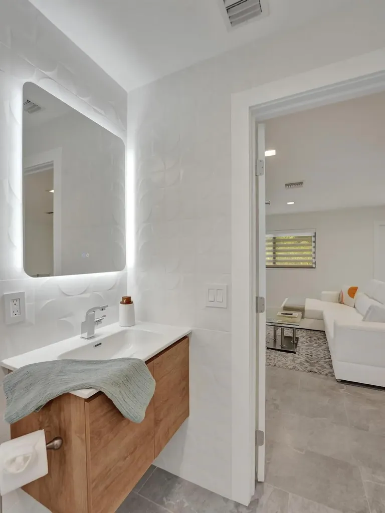 260 NW 36th Street Boca Raton FL 33431