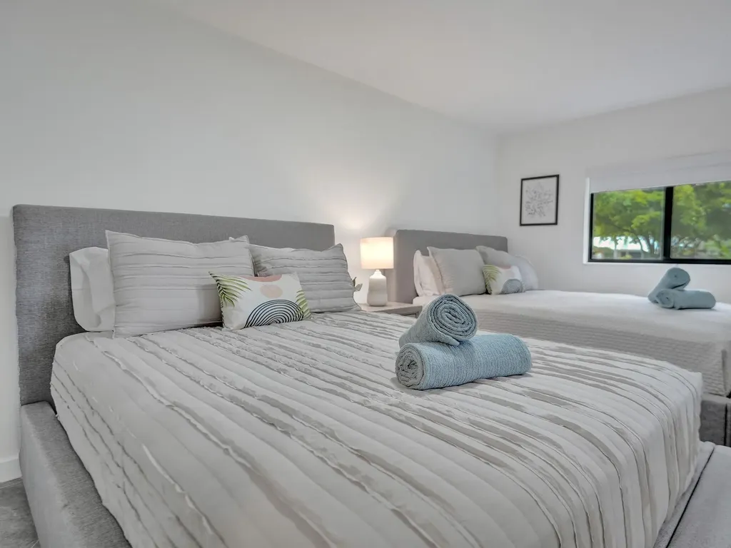 260 NW 36th Street Boca Raton FL 33431