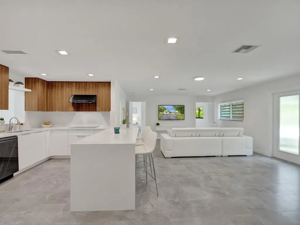 260 NW 36th Street Boca Raton FL 33431