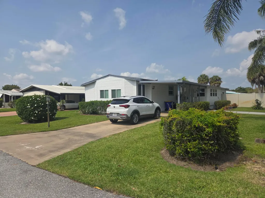 7750 SE Shenandoah Drive Hobe Sound FL 33455