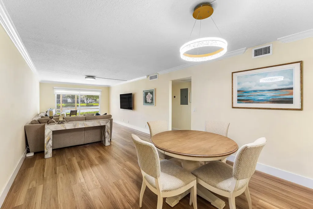 1019 Guildford B Boca Raton FL 33434