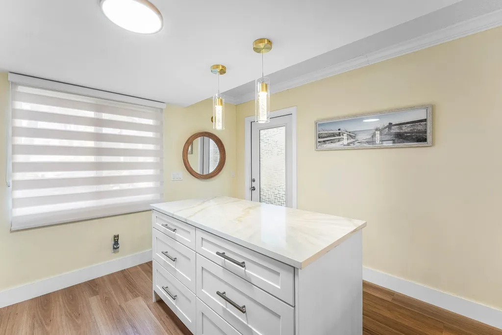 1019 Guildford B Boca Raton FL 33434