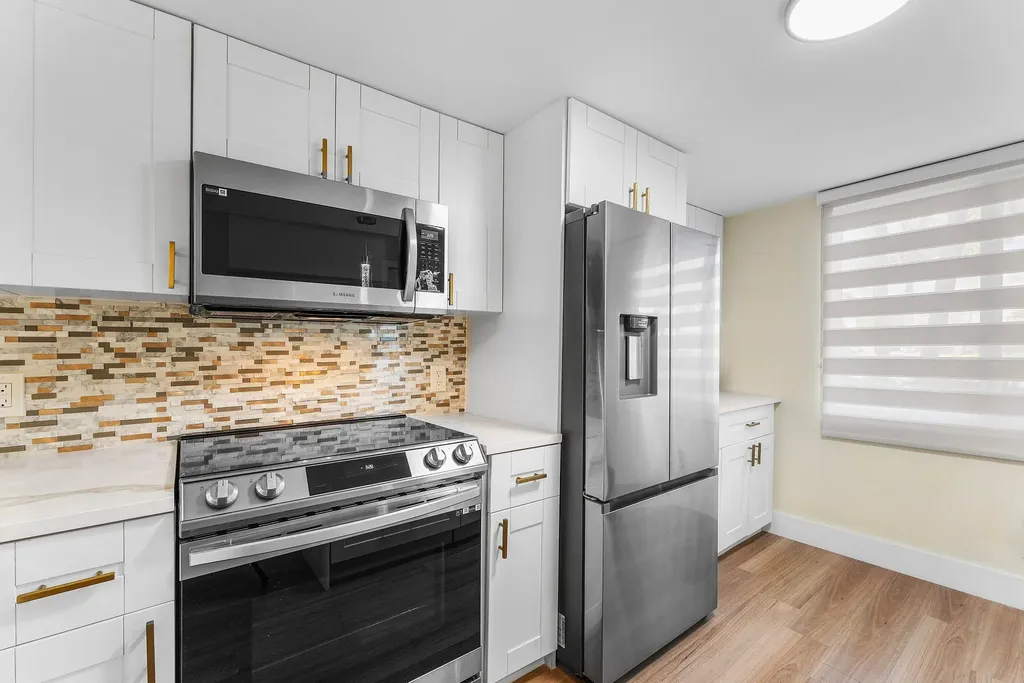 1019 Guildford B Boca Raton FL 33434