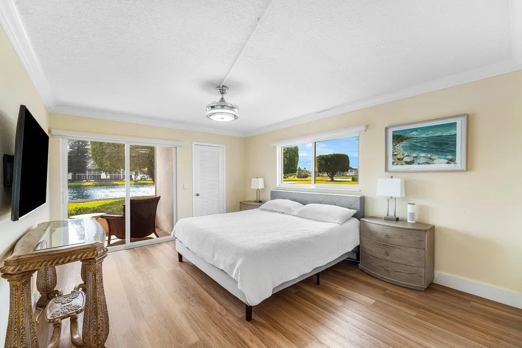 1019 Guildford B Boca Raton FL 33434