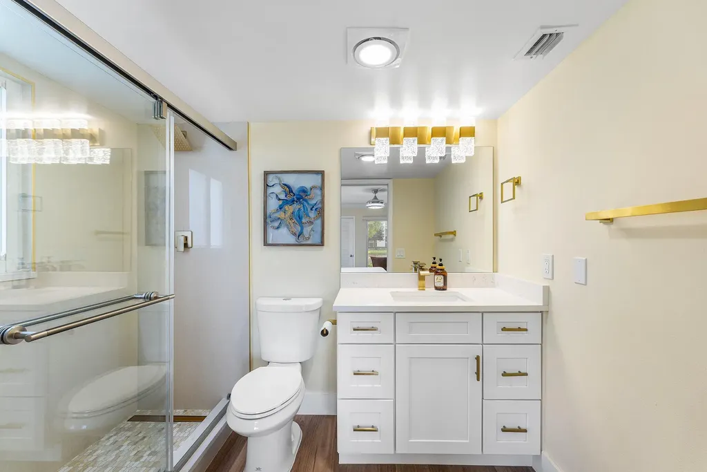 1019 Guildford B Boca Raton FL 33434