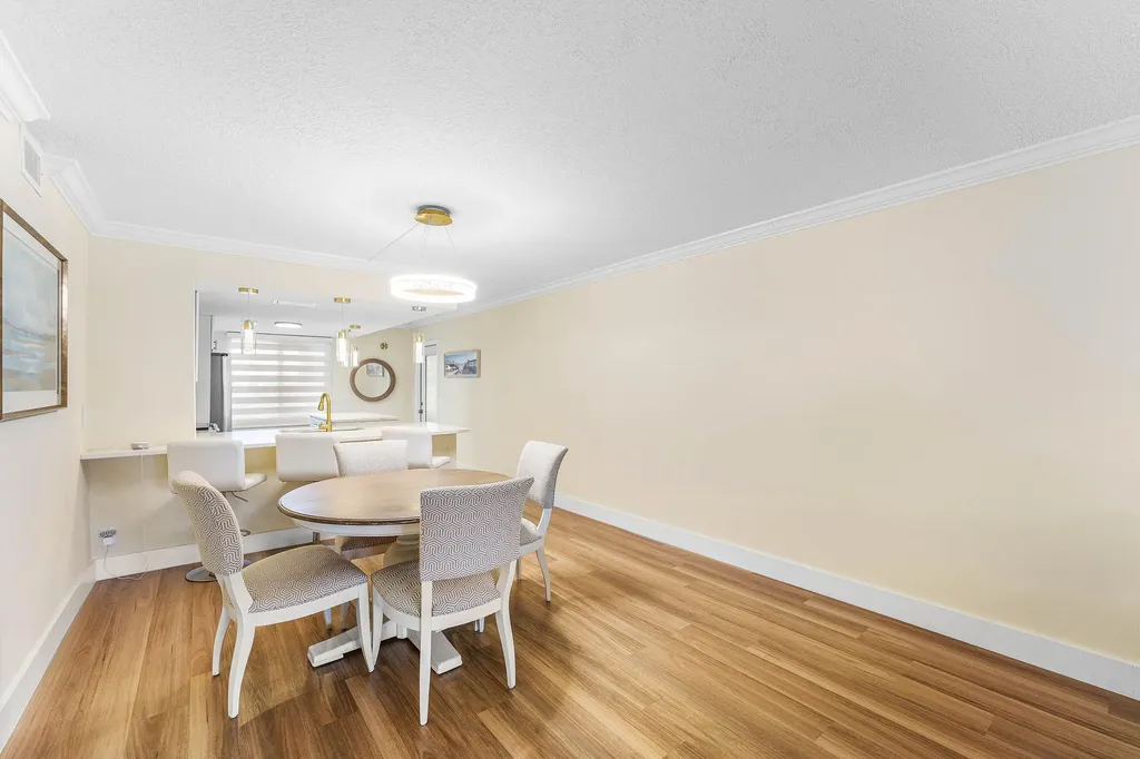 1019 Guildford B Boca Raton FL 33434
