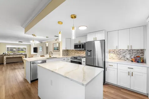 1019 Guildford B Boca Raton FL 33434