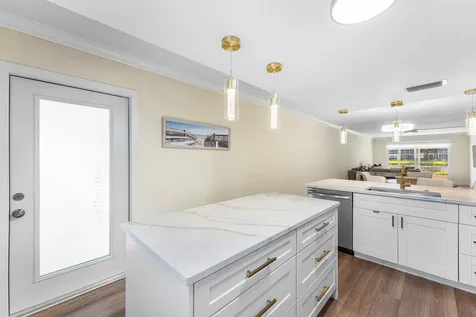 1019 Guildford B Boca Raton FL 33434