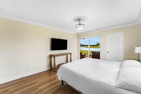 1019 Guildford B Boca Raton FL 33434
