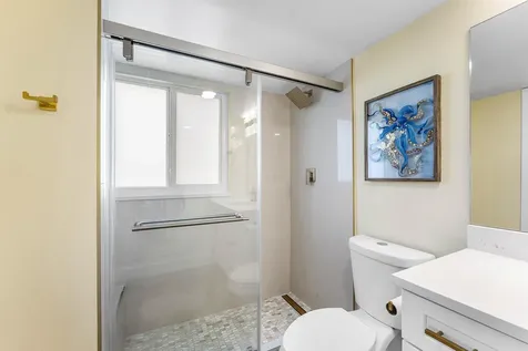 1019 Guildford B Boca Raton FL 33434