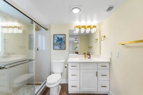 1019 Guildford B Boca Raton FL 33434