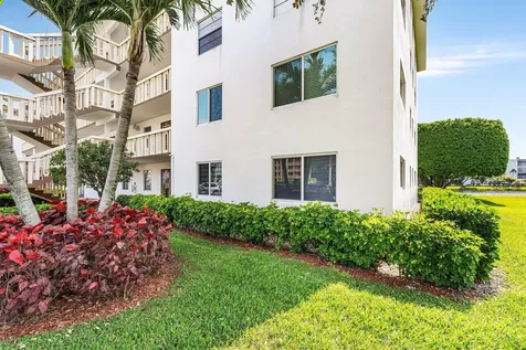 1019 Guildford B Boca Raton FL 33434