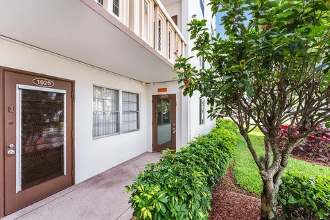 1019 Guildford B Boca Raton FL 33434