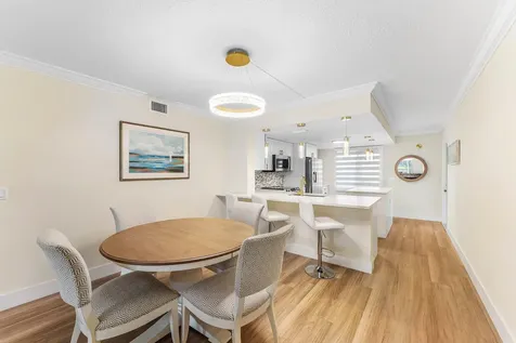 1019 Guildford B Boca Raton FL 33434