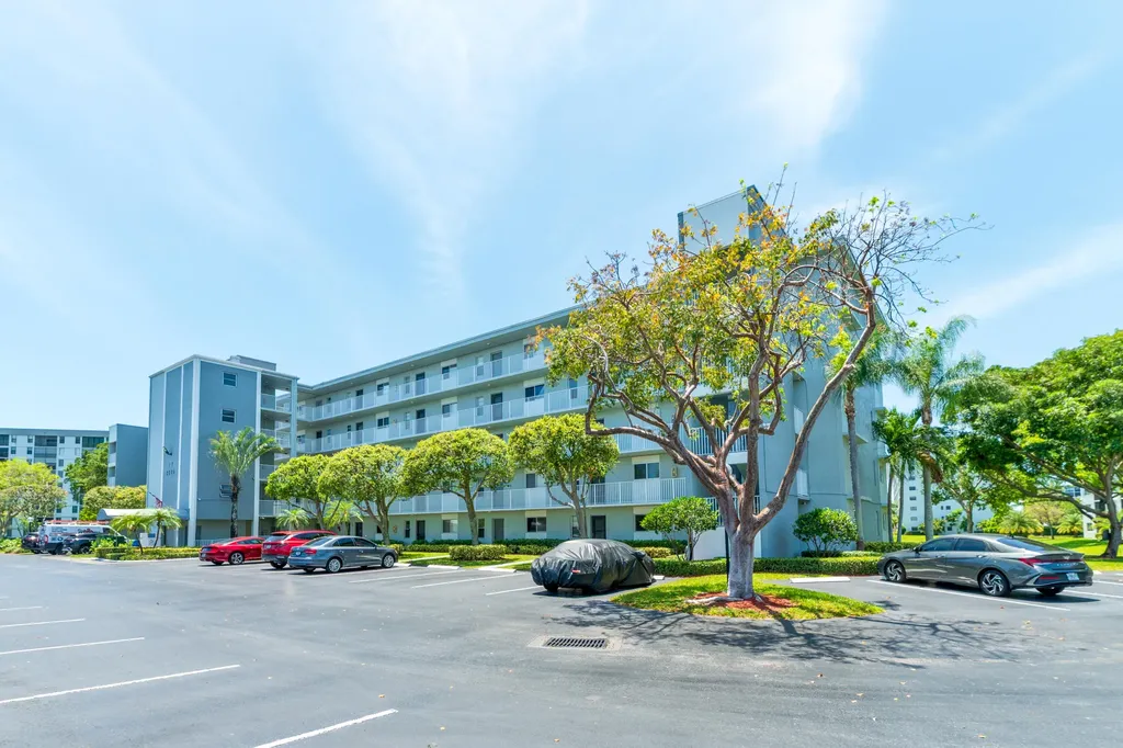 2226 N Cypress Bend Drive Pompano Beach FL 33069