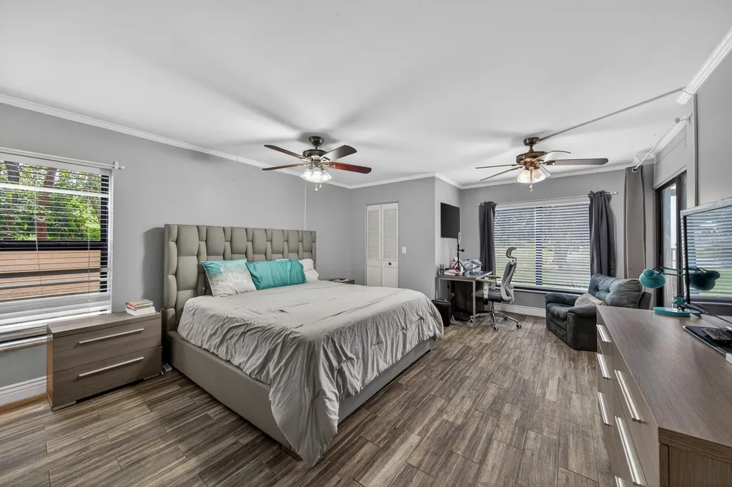 2200 S Cypress Bend Drive Pompano Beach FL 33069