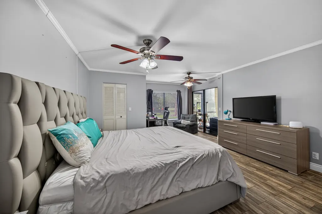 2200 S Cypress Bend Drive Pompano Beach FL 33069