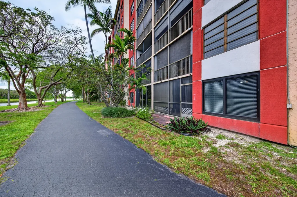 2200 S Cypress Bend Drive Pompano Beach FL 33069