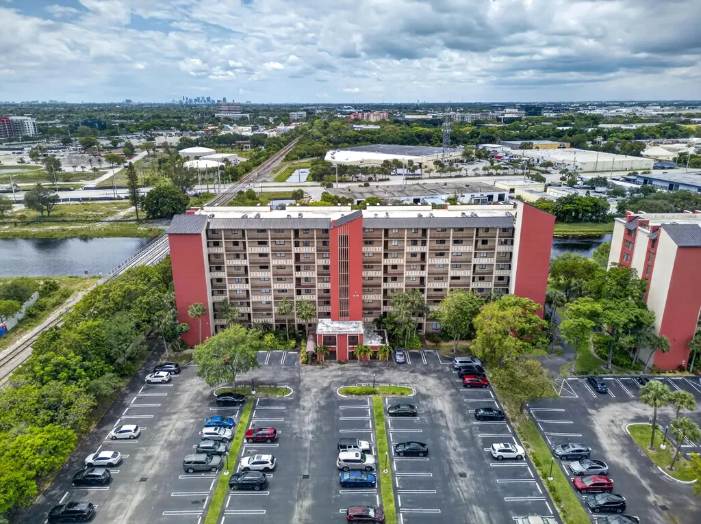2200 S Cypress Bend Drive Pompano Beach FL 33069