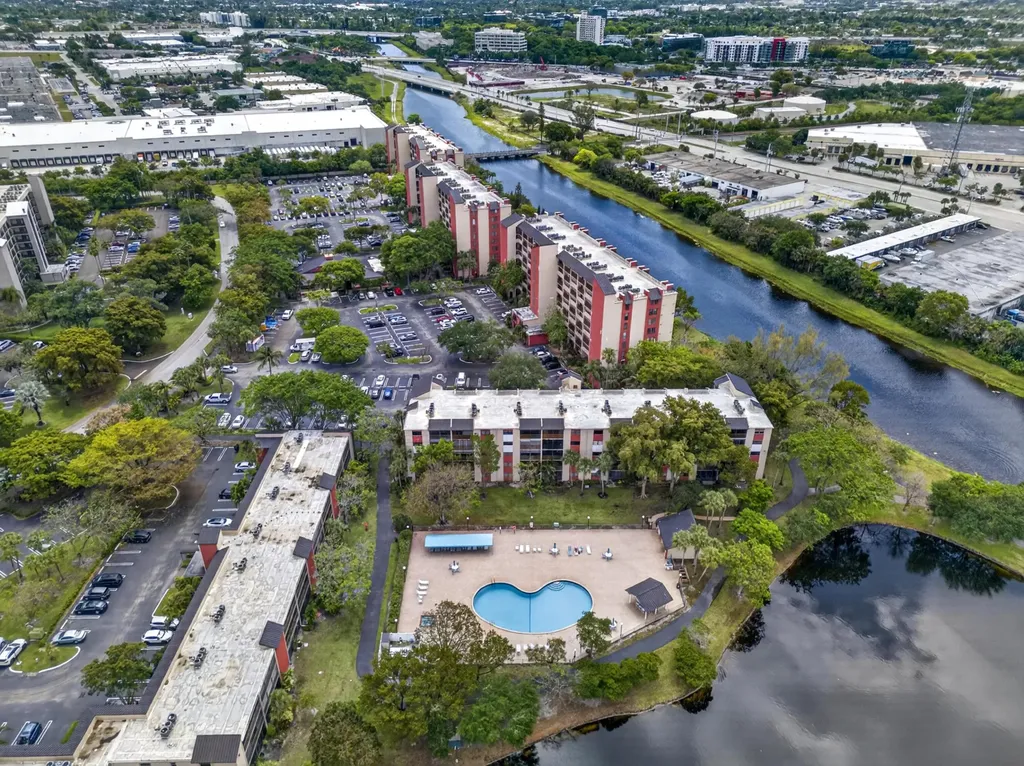 2200 S Cypress Bend Drive Pompano Beach FL 33069
