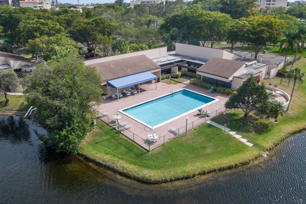2200 S Cypress Bend Drive Pompano Beach FL 33069