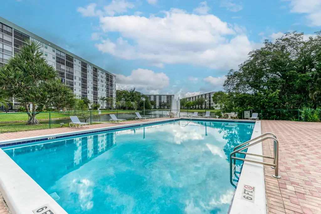 2200 S Cypress Bend Drive Pompano Beach FL 33069