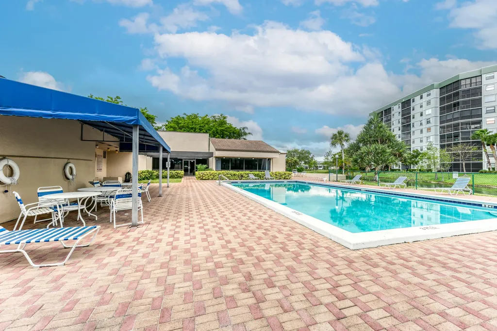 2200 S Cypress Bend Drive Pompano Beach FL 33069